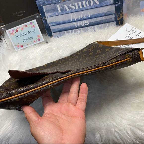 💗💗💗SOLD💗💗💗

🤩🤩🤩SALSA GM CROSSBODY🤩🤩🤩 - Picture 4 of 13